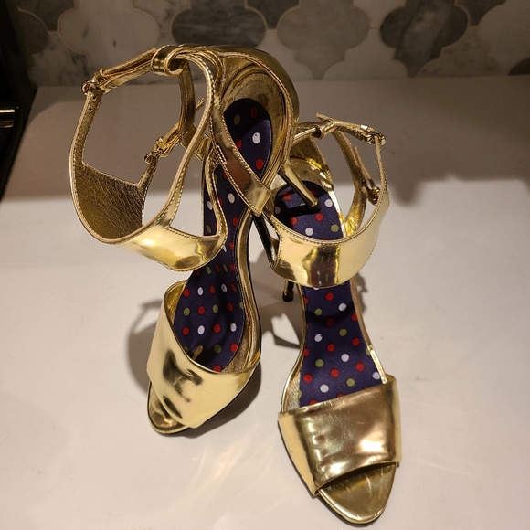 Gucci Metallic Gold Leather Sandals with Ankle Strap 10B - Picture 14 of 15